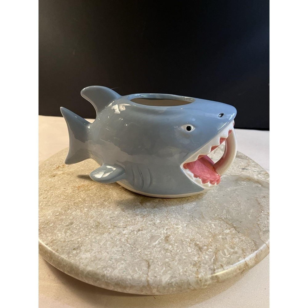 Great White Shark Ceramic Coffee Mug 16 Oz, Bite Me BigMouth Inc Jaws Theme